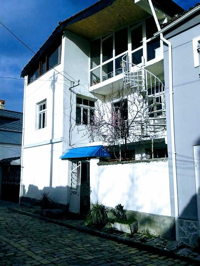 Small Room For Two In Private Villa Korça Exteriör bild